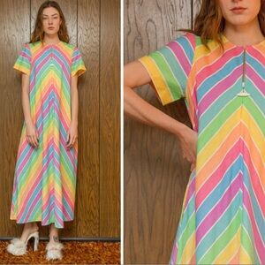 Vintage 1960 Rainbow caftán house dress Mumu